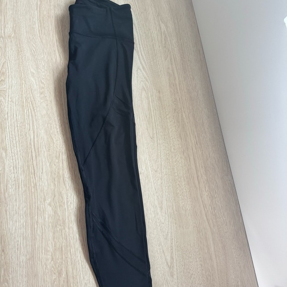 Lululemon women’s mesh leggings with side pockets - Picture 11 of 14